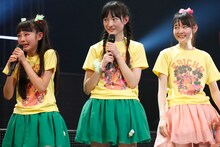 左から柏木ひなた、松野莉奈、杏野なつ。