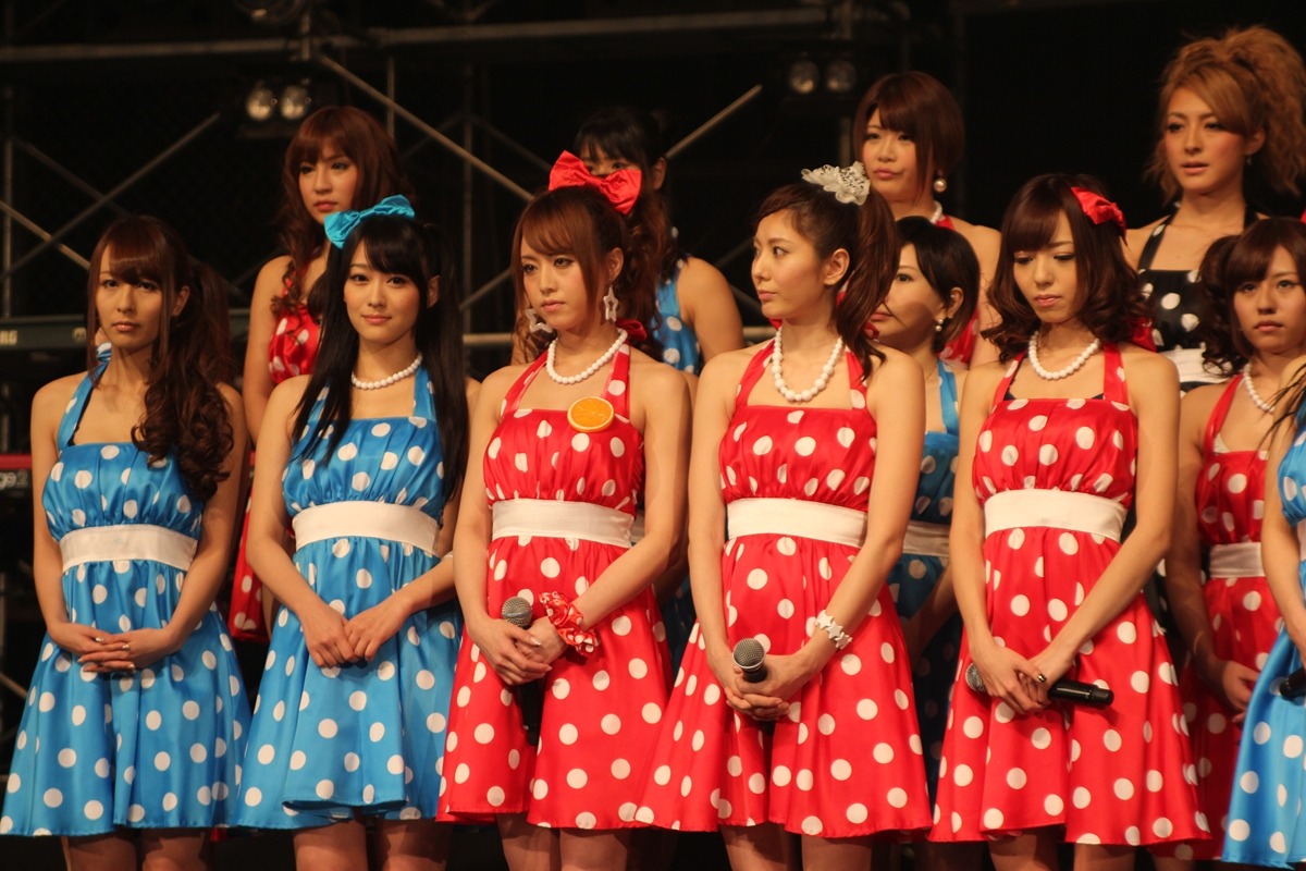東京・中野サンプラザホール公演直前の会見の模様。