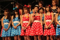 2代目リーダー麻美ゆまによる挨拶。