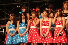 吉沢明歩による挨拶。