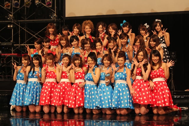 東京・中野サンプラザホール公演直前の会見の模様。