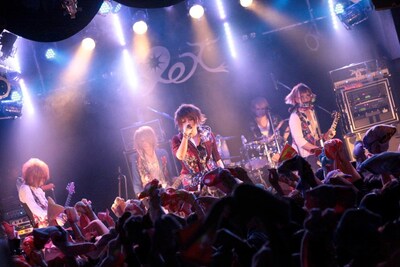 「早ぇ。 2012冬」渋谷REX公演の様子。 （撮影：西槙太一）