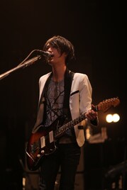 NICO史上最長ツアー佳境へ、満員NHKホールで熱演2時間半