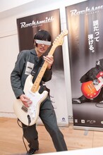 ギター初心者のヤノ（Dr, Vo）も「ロックスミス」にハマる。