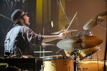 対馬祥太郎（Dr） （撮影：上飯坂一）