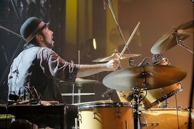 対馬祥太郎（Dr） （撮影：上飯坂一）