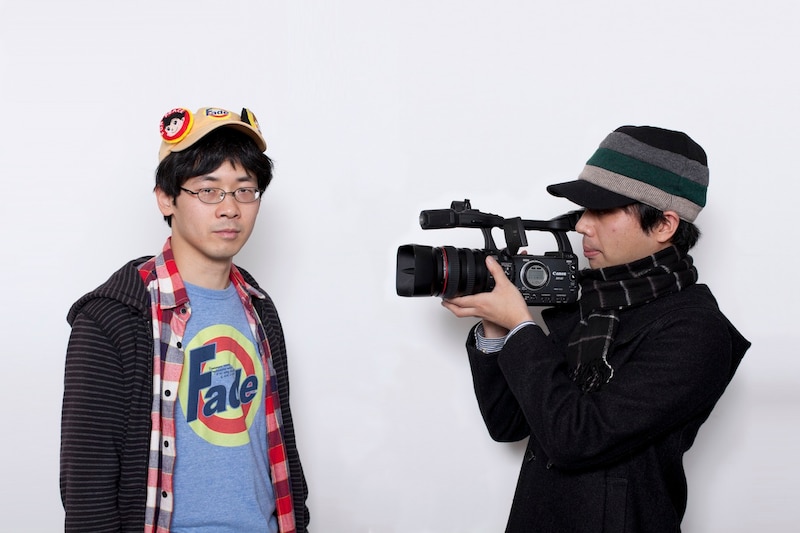 笹口騒音ハーモニカ（写真左）と竹内道宏（右）