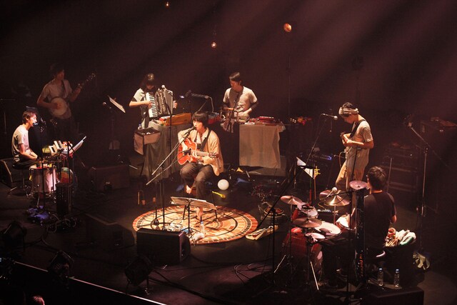 「SHUGO TOKUMARU 『In Focus?』RELEASE TOUR 2012」東京公演の模様。 （撮影：大塚日出樹）