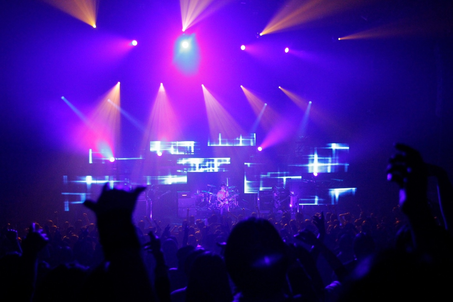 「TOUR 2012 "ALGORHYTMIQUE"」大阪・オリックス劇場公演の様子。