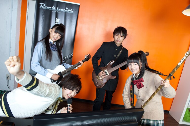 エビ中 ピエール中野 ロックスミス中学でギターバトル 音楽ナタリー