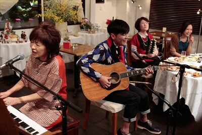 「さくら（独唱）」をセッションする様子。