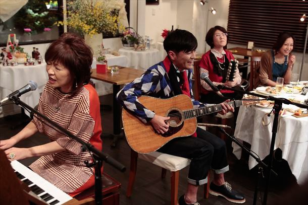 「さくら（独唱）」をセッションする様子。