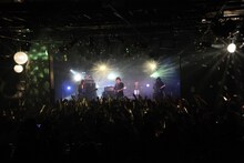 DOESが12月20日に行った東京公演の模様。（Photo by shimbo yuki）