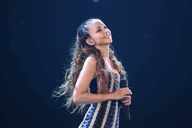 今週の人気の画像5位は「安室奈美恵20年分ヒット＆レア曲連発、笑顔のドーム公演」より、安室奈美恵。