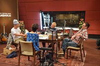 「歌ってくだけろ！ 所トータス奥田の男子会」収録現場の様子。