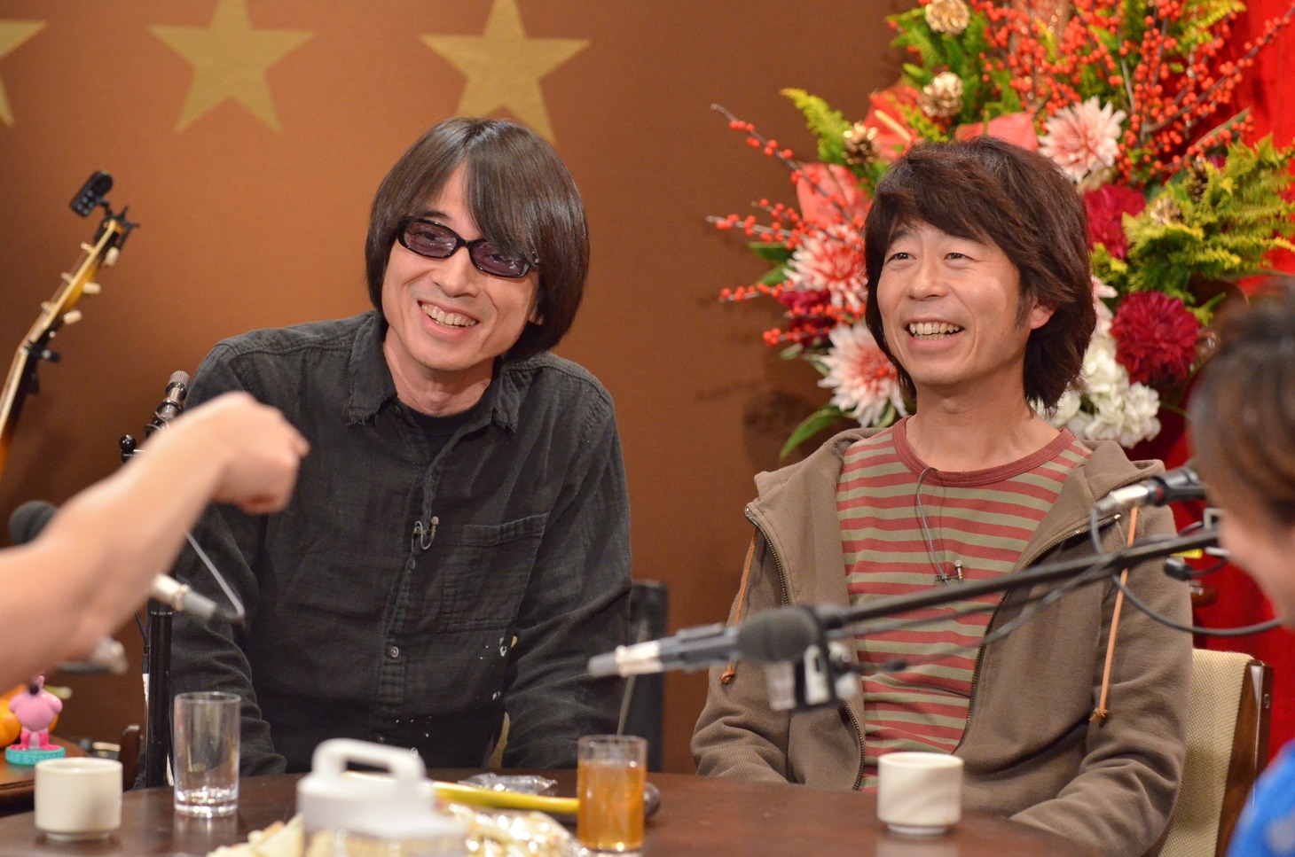 地球三兄弟のメンバーとしてゲスト出演した真心ブラザーズ。