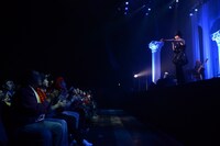 「HIROKO SHIMABUKURO★X'mas Live 2012」の模様。