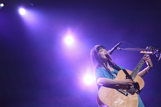 写真は12月22日のライブの模様。