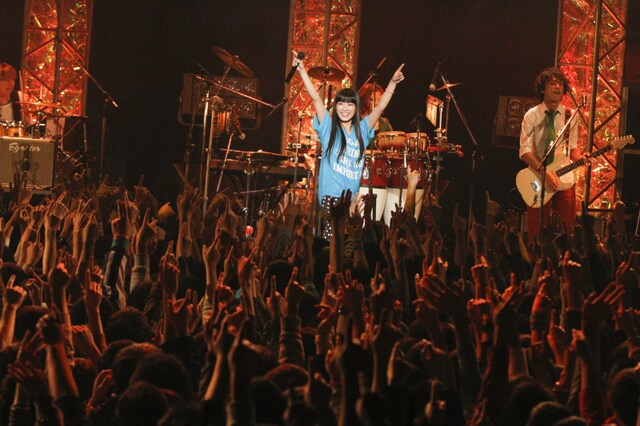 写真は12月22日のライブの模様。