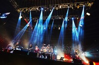 LUNA SEAが12月23日に行った大阪城ホール公演の様子。