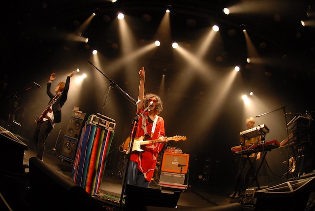 ラフォーレミュージアム六本木で2日間にわたり熱演を披露したthe telephones。（撮影：小川舞）