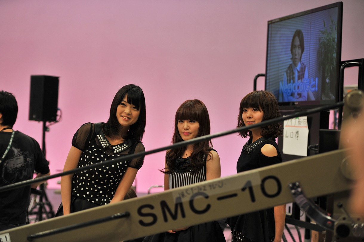 トーク収録直前、緊張した面持ちのNegicco。
