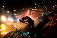 12月6日に行われた渋谷CLUB QUATTRO公演の模様。