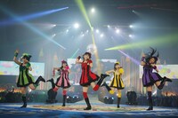 「ももいろクリスマス2012～さいたまスーパーアリーナ大会～」の様子（Photo by Hajime Kamiiisaka）。