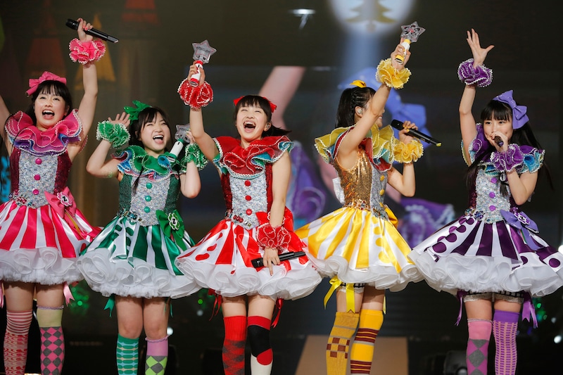 「ももいろクリスマス2012～さいたまスーパーアリーナ大会～」の様子（Photo by Hajime Kamiiisaka）。