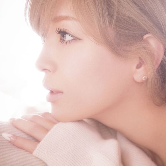 浜崎あゆみ「LOVE again」CD+Blu-ray盤のジャケットに使用された写真。