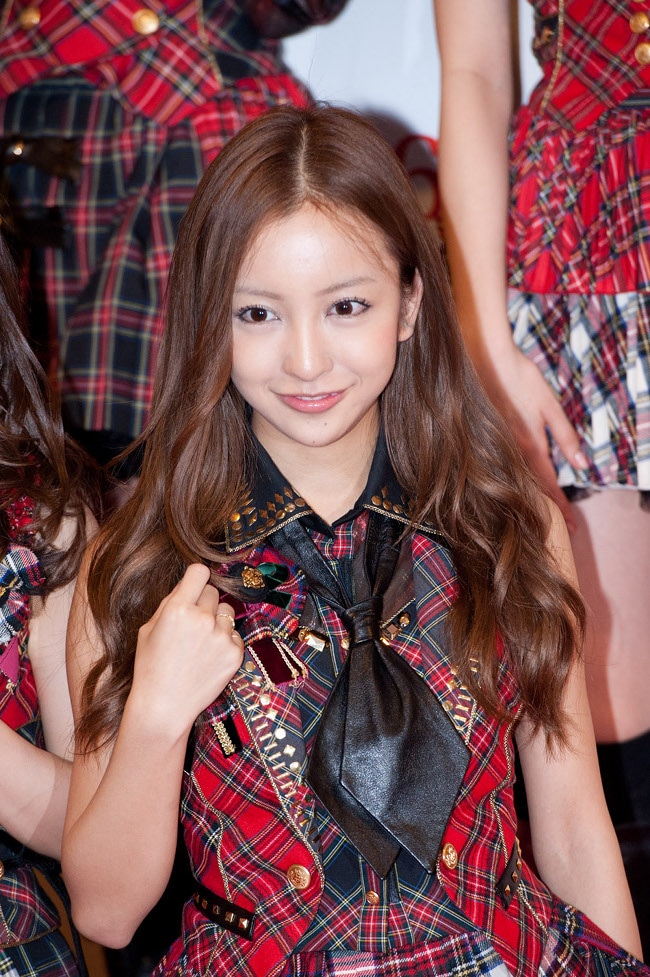 板野友美