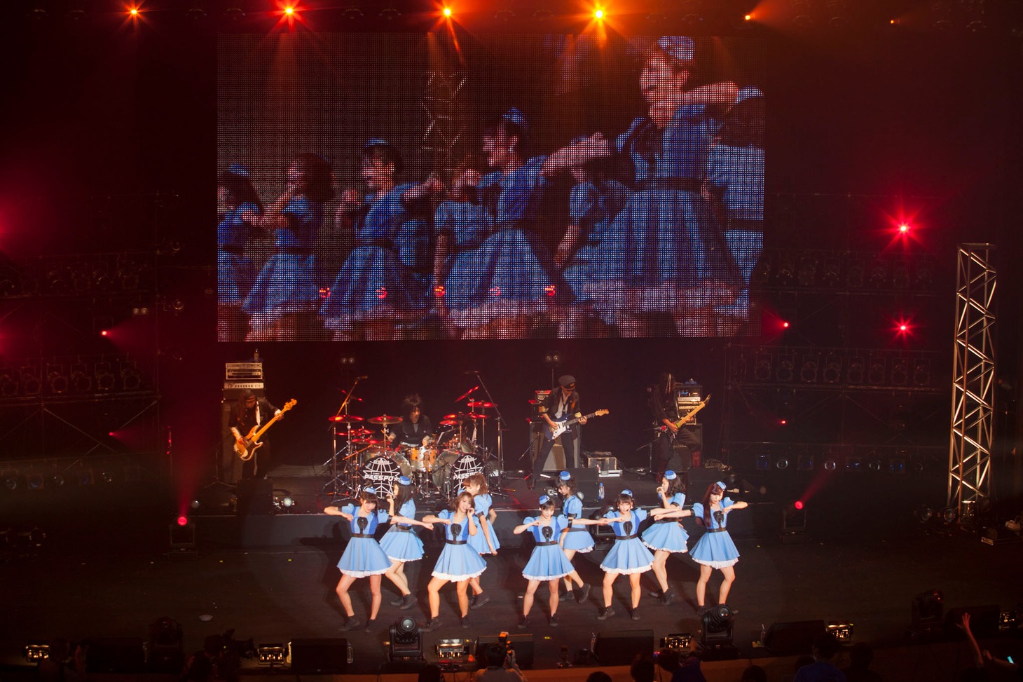 12月28日に行われた「ぱすぽ☆ 渋谷公会堂ワンマンライブ」の様子。