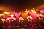 写真は愛知・名古屋CLUB QUATTRO公演「初ワンマンライブ(決)~君への想い時期尚早~」の様子(撮影:アラキシン)。