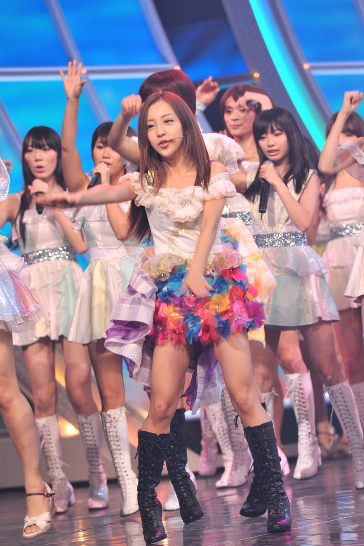 板野友美