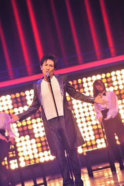 リハーサル中の郷ひろみ。