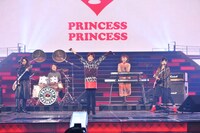 リハーサル中のプリンセス プリンセス。