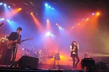 家入レオ「COUNTDOWN JAPAN 12/13」のライブの模様。