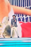 リハーサル中のナオト・インティライミ。