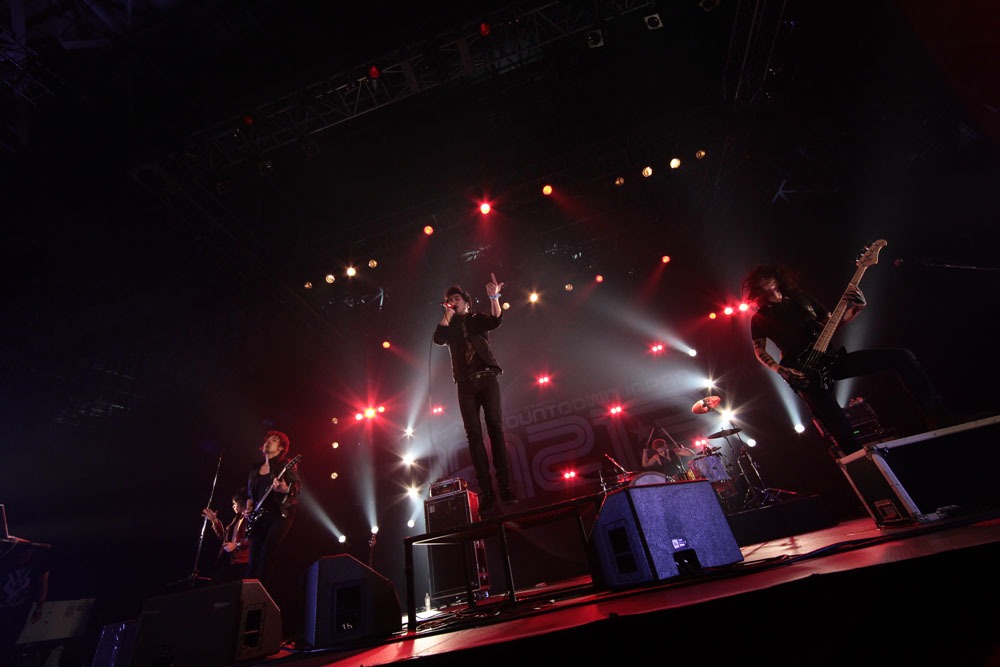 CROSSFAITH