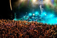 「GT2013」でパフォーマンスをするBOOM BOOM SATELLITES。（撮影：佐藤広理）