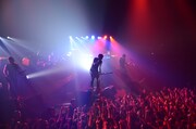 12月30日に行われれた「J LIVE 2012 LAST SHOWS -DOUBLE INFERNO-」の様子。
