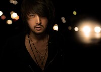 Jの最新アーティスト写真。