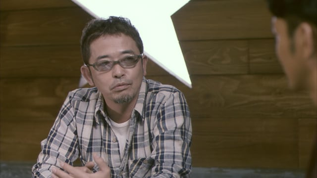 奥田民生（写真左）が妻夫木聡（写真右）に大人としてのさまざまな話を披露する。