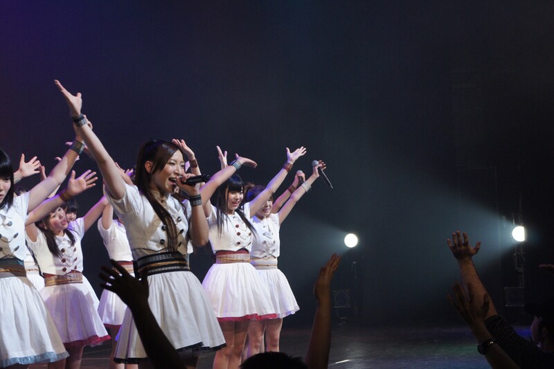 本日1月5日に福岡市民会館大ホールで行われたライブ「～楽詣～（たのしもうで）あけましておめでとうございマ・シ・テ」の様子。