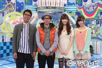 「うまズキッ！」出演者。左からおぎやはぎ、小嶋陽菜、白石麻衣。