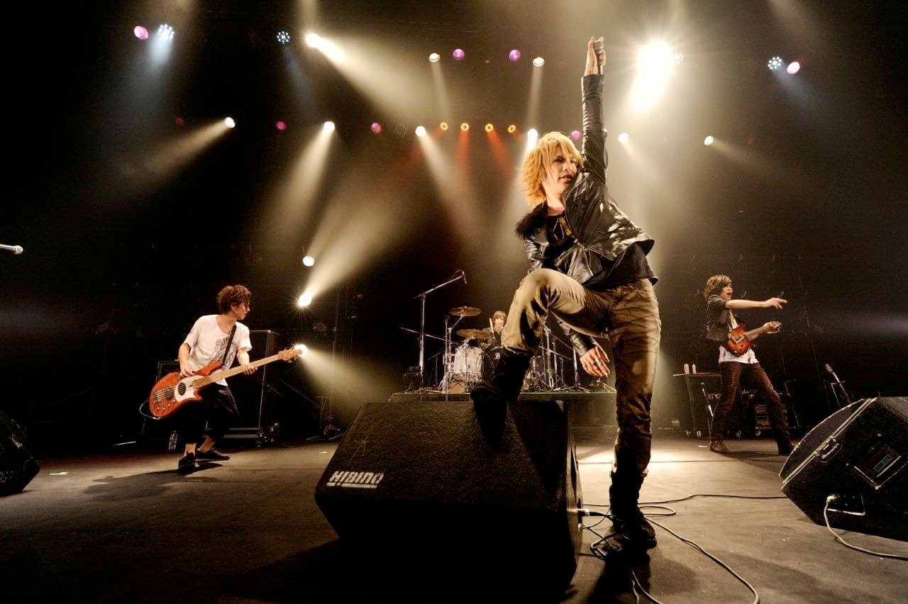 「Over The Edge -Next Break-」でパフォーマンスを披露するギルド。（撮影：釘野孝宏）