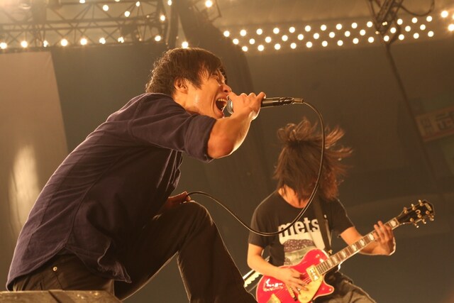 「KYO-MEIツアー ～リヴスコール～」日本武道館公演の様子。（撮影：ほりたよしか）