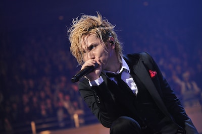 胸元にパンティを忍ばせていたyasu。