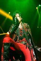 DAIGOは「チェリーチェリー」の曲中に桑田佳祐のモノマネを披露した。