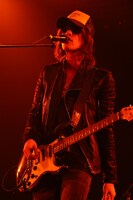 畠山承平（Vo, G）はライブ中何度も観客に「ありがとう」と伝えた。（撮影：ほりたよしか）